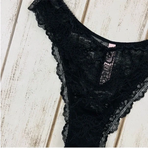 Victoria’s Secret Dream Angels Lace Brazilian Pantie Medium - Picture 5 of 8